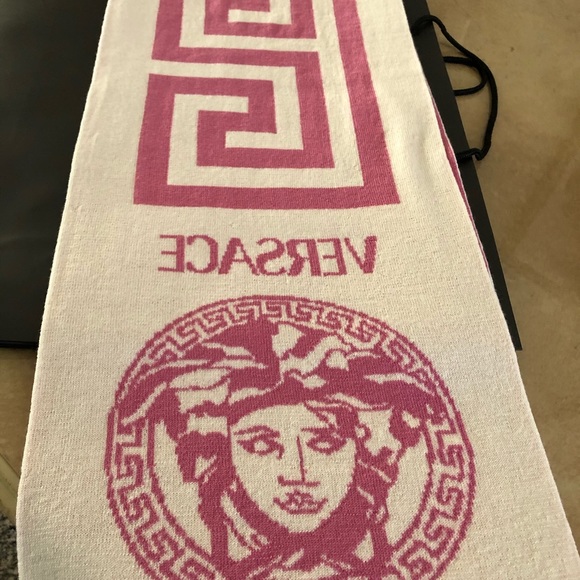 💕VERSACE💕 - Picture 9 of 16